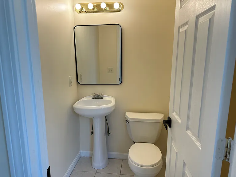 525 Water St #4 — Photo 9