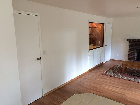 5th image of 10604 170th Ct NE