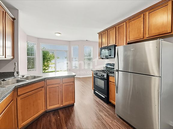 3rd image of 15356 Kenmare Cir