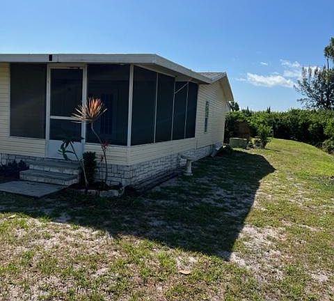 2nd image of 437 Papaya Cir