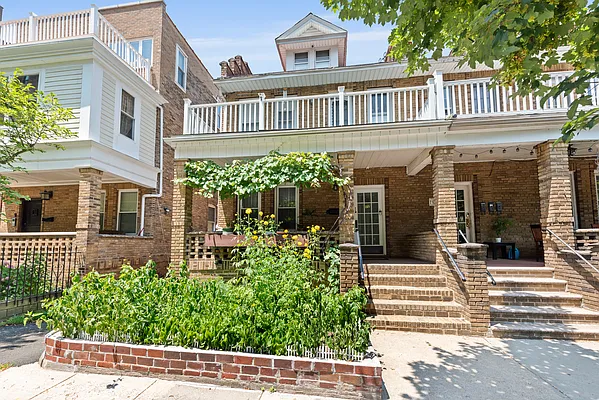 Sold by Douglas Elliman | media 6
