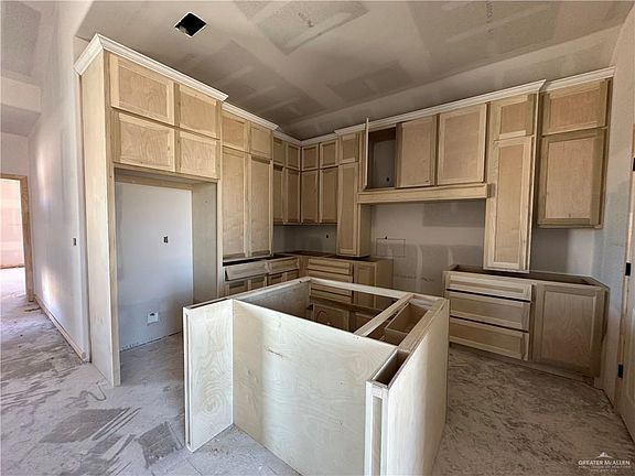 4th image of 431 Padre Rd