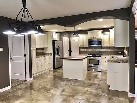 4th image of 198 Abby Ln