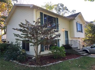 41 Iroquois Rd, Cumberland, RI 02864