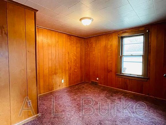 3rd image of 421 Roosevelt Ave Floor 2