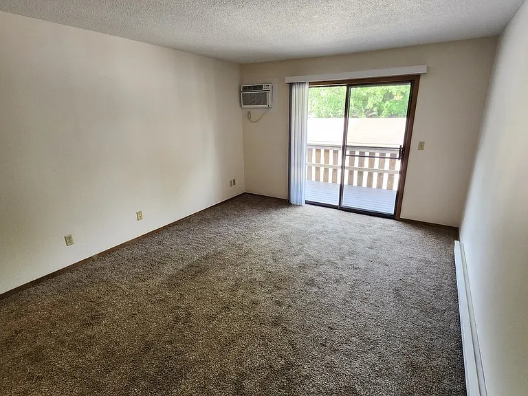 847 Driftwood Dr #6 — Photo 3