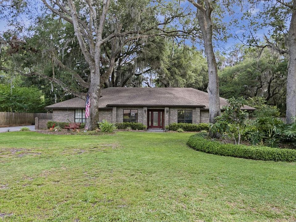1st image of 1215 Palm Dr