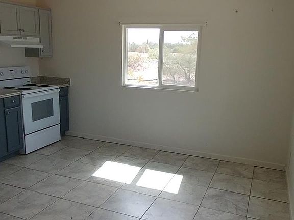 5th image of 221 W Gatlin St