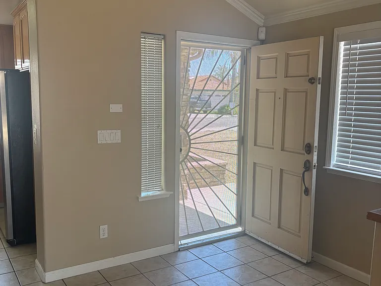 6769 N Constance Ave — Photo 28