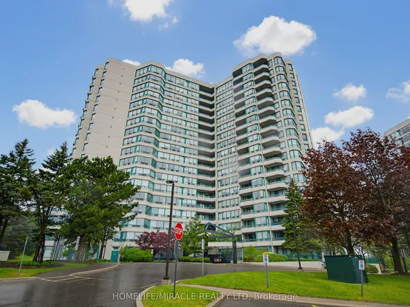 7250 Yonge St #Penthouse 211, Vaughan, ON L4J 7X1