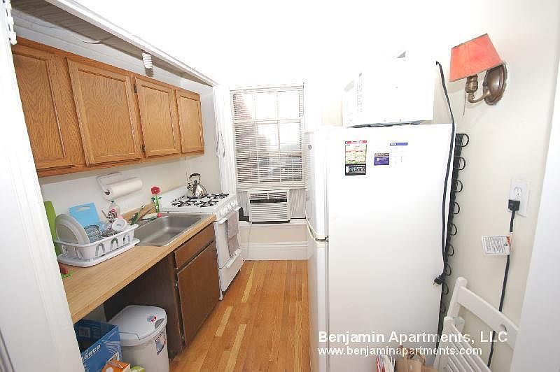 2nd image of 47 W Cedar St APT 7U