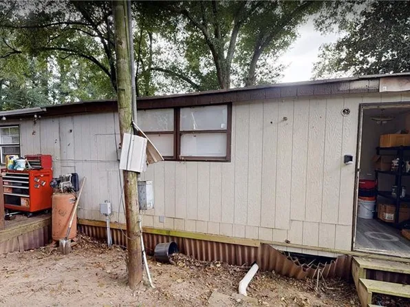 88 E Forest Dr, Woodstock, GA 30188