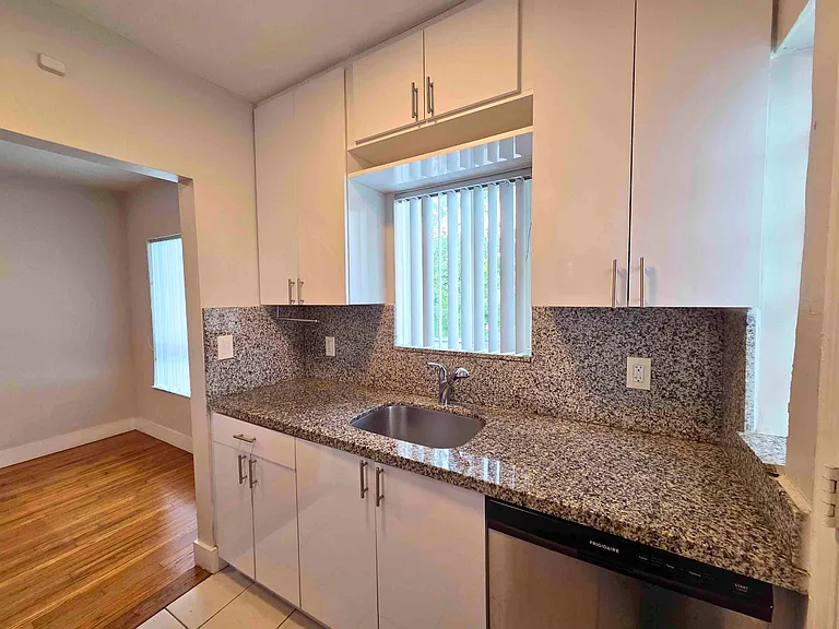 701 NE 16th Ave #26 — Photo 8