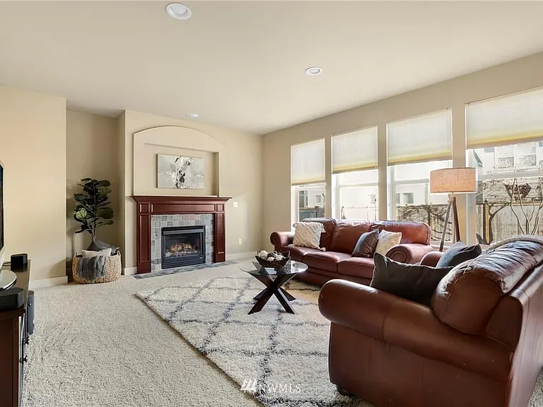 4450 Logan Dr NE — Photo 11
