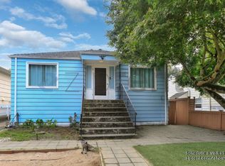 10336 Interlake Ave N #A, Seattle, WA 98133