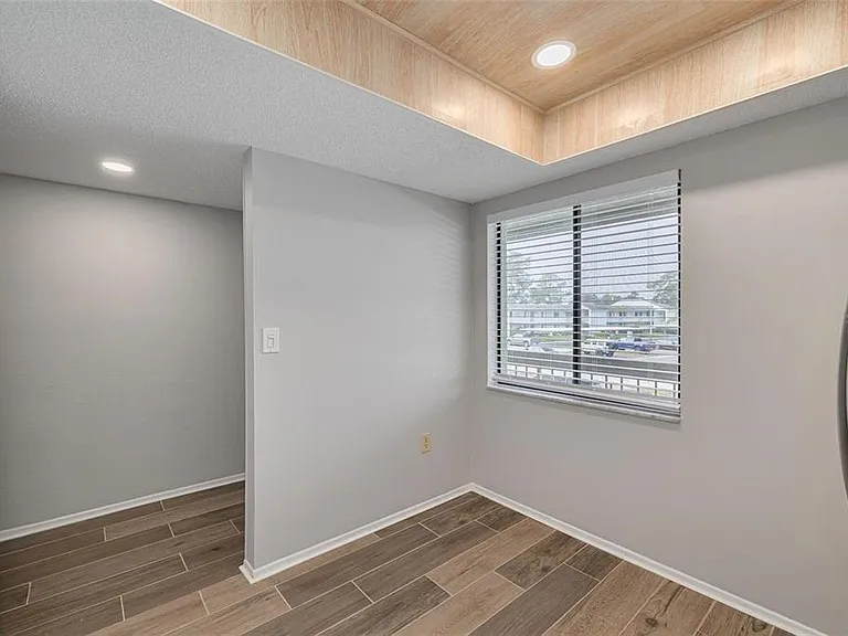 218 Caryl Way — Photo 12