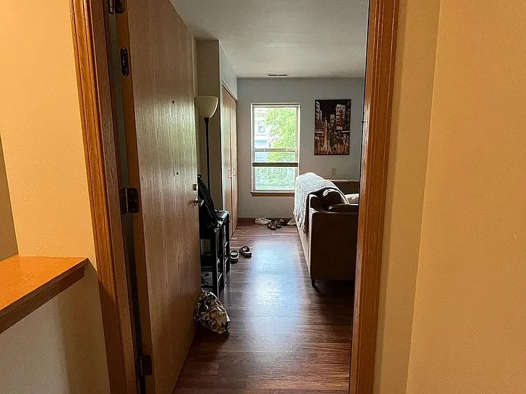 635 E Dayton St — Photo 7