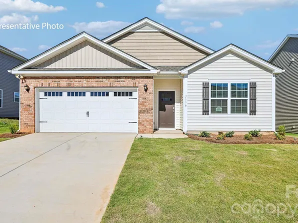 756 14th Avenue Ct NE, Hickory, NC 28601