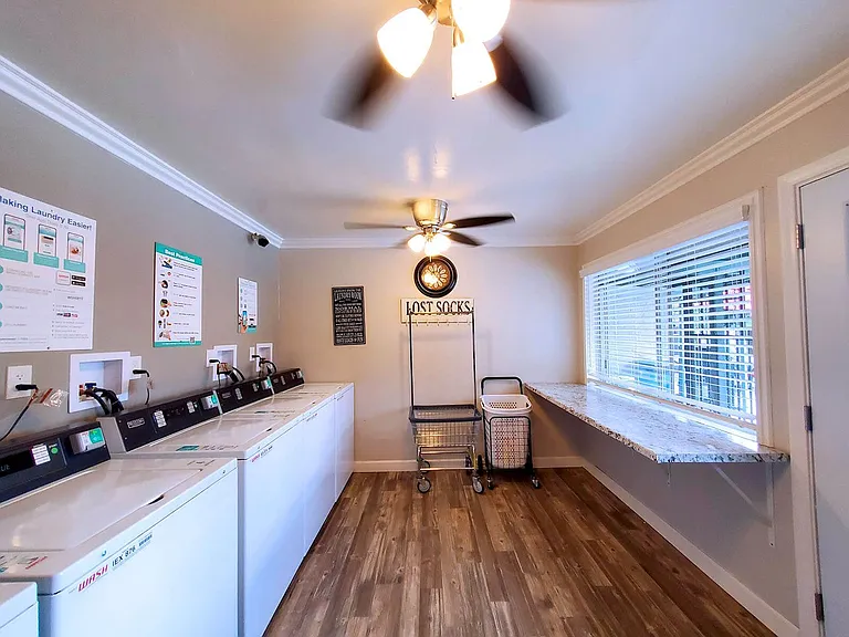 Summit Creek Apartments — Photo 41