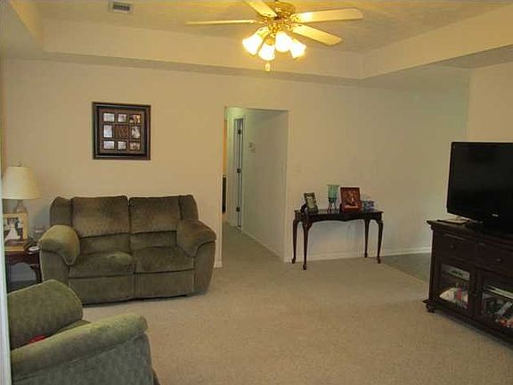 2nd image of 827 Joan Ln