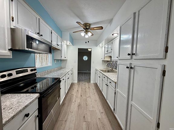 5th image of 225 Stanley St