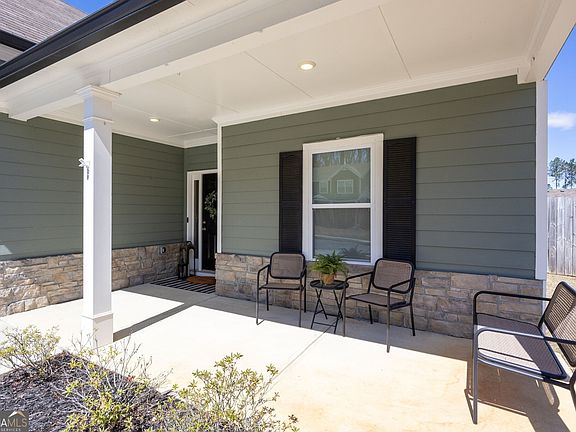 3rd image of 109 Taylor Walk