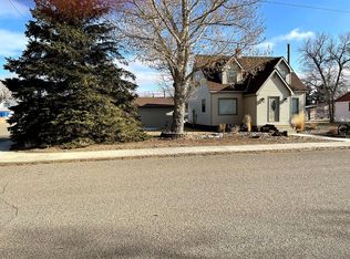 210 E Madison Ave, Chester, MT 59522