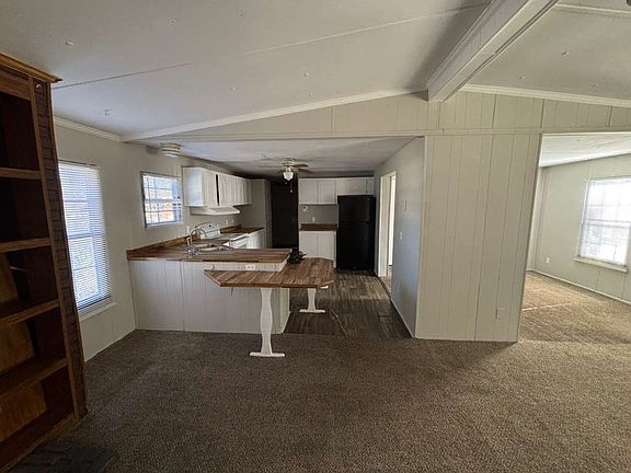 3rd image of 322 Derrick St