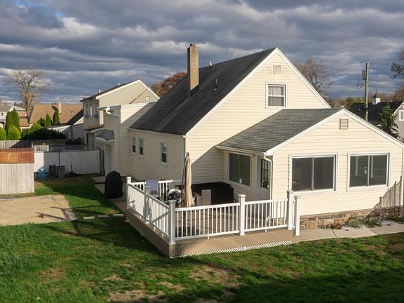 Beautiful entertainment Desk for relaxing