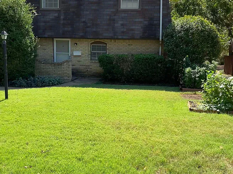 7608 Bridges Ave — Photo 5
