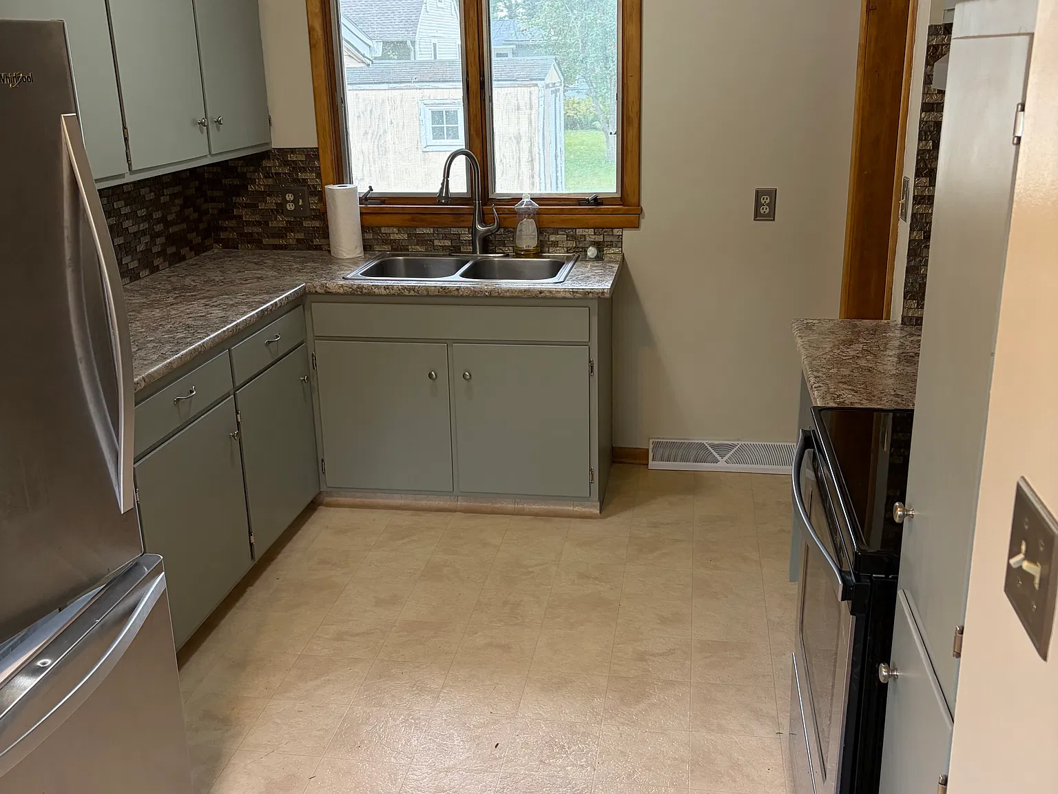 4 bed, 1725 sqft, $1,700 — Photo 3