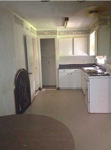 2nd image of 2935 Woodside Dr