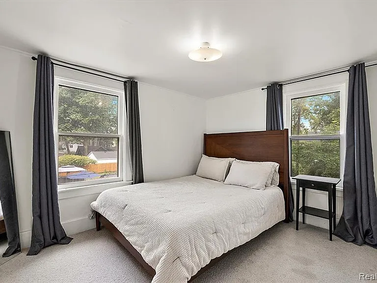 529 Hawthorn Ave — Photo 55
