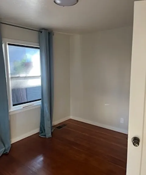 518 Byron St — Photo 19
