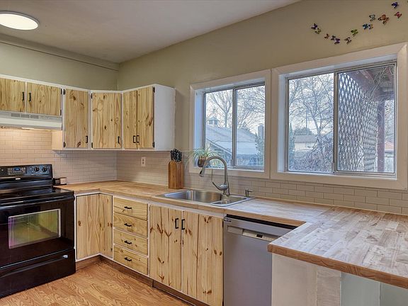 4th image of 18601 E Maxwell Ave