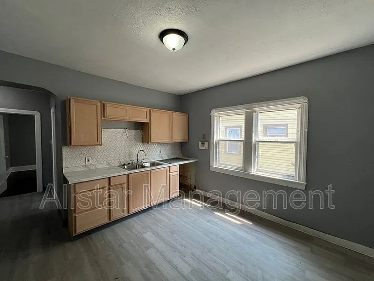3257 E 139th St #DOWN — Photo 14