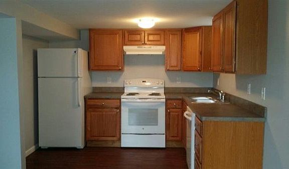 4. 4109 B Parkway Kitchen