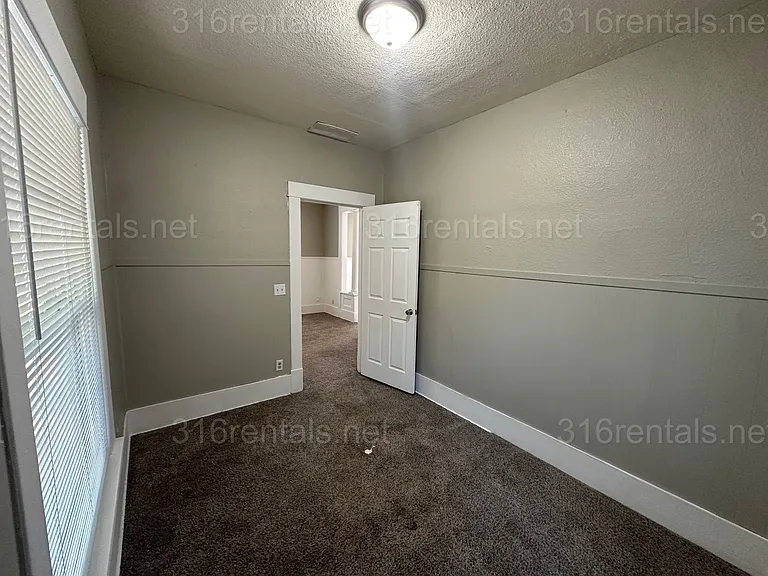 1405 S Main St — Photo 18