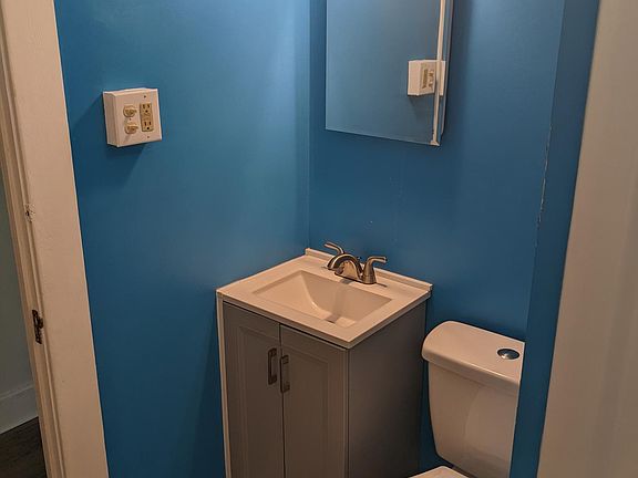 5th image of 926 E 26th St Floor 1