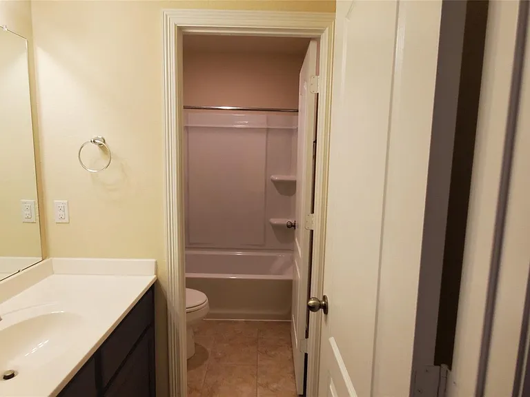 2530 Remembrance Cir — Photo 24