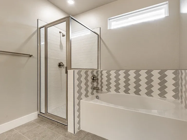 2541 Fallview Dr — Photo 10