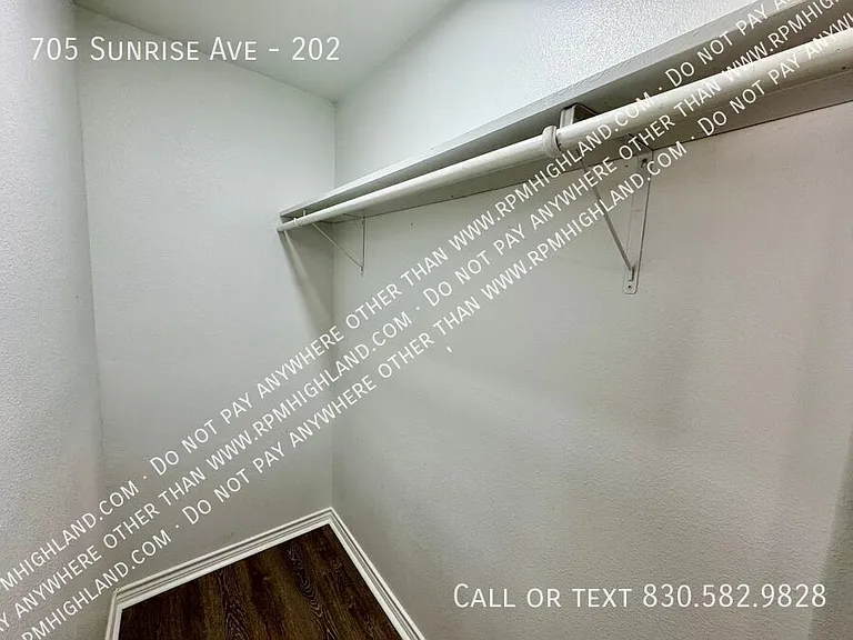 705 Sunrise Ave #202 — Photo 21