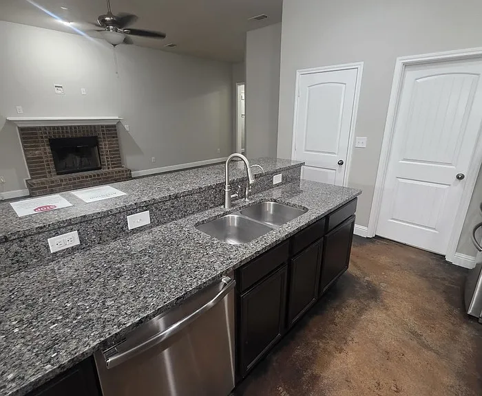 5913 Mile High Ln — Photo 25