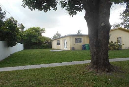 2nd image of 4851 NW 18th St