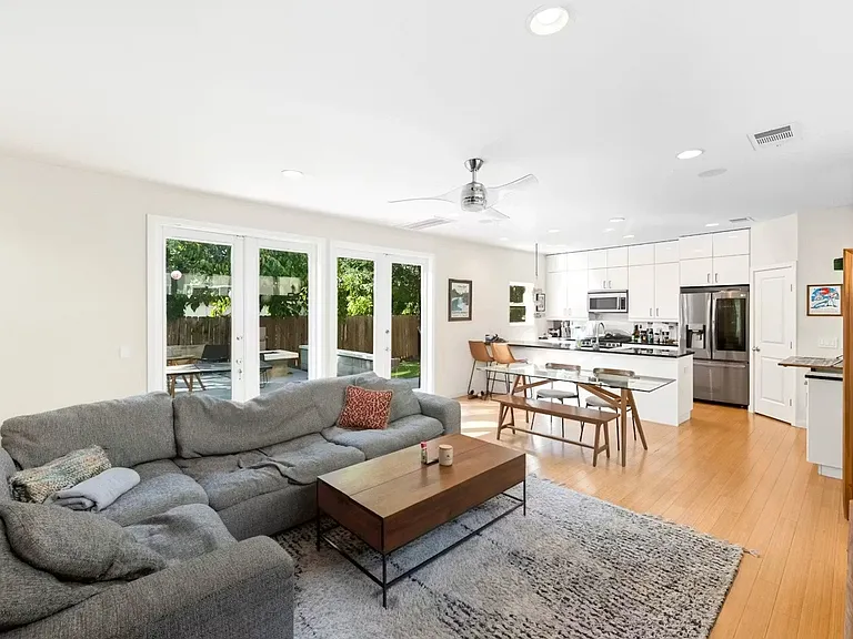1608 Haskell St #B — Photo 2
