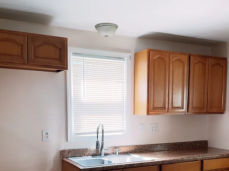 819 Beecher St — Photo 10