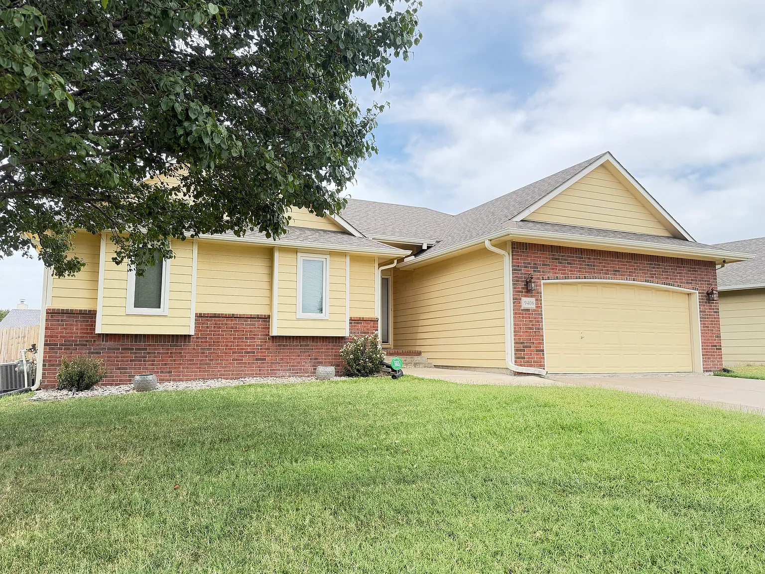 5 bed, 2642 sqft, $2,300 — Photo 4