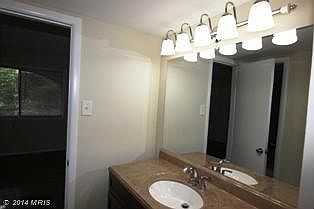 3rd image of 3095 Hawthorne Dr NE #3095