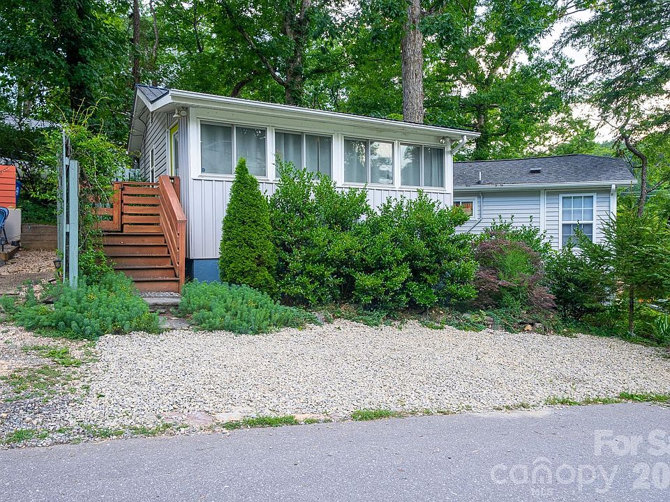 1st image of 24 Rhododendron Dr