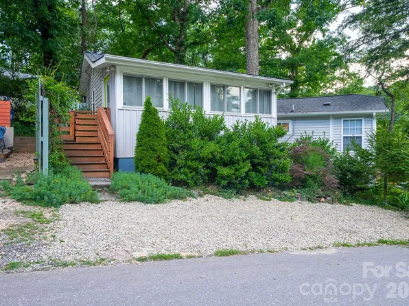 24 Rhododendron Dr, Asheville, NC 28805